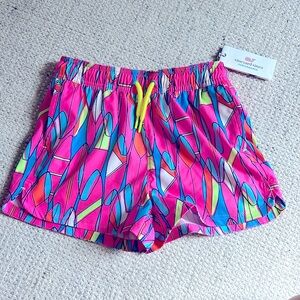 Girls vineyard vines nwt chappy performance  shorts - size M- knockout pink